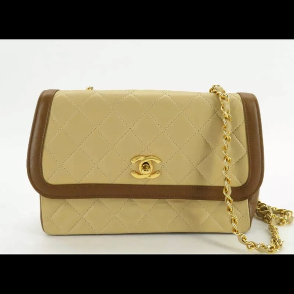 AUTHENTIC CHANEL SINGLE FLAP WITH POUCH - Picture 2 of 12